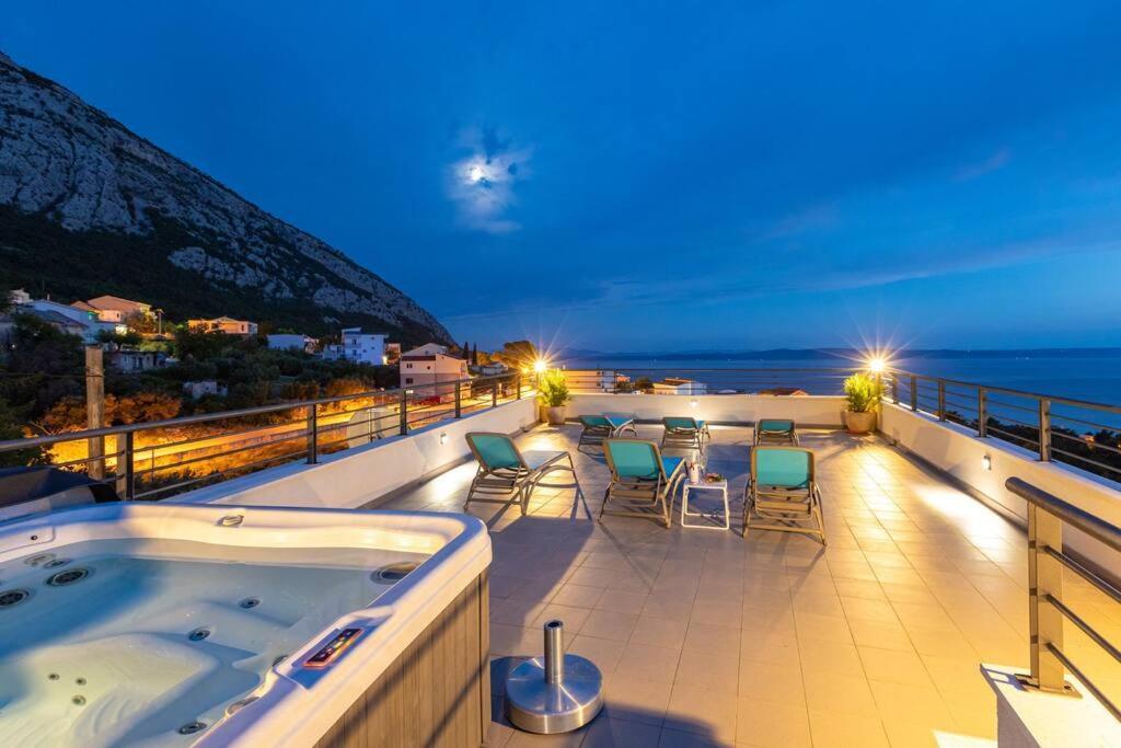 Villapetra ; Veliko Brdo * Makarska